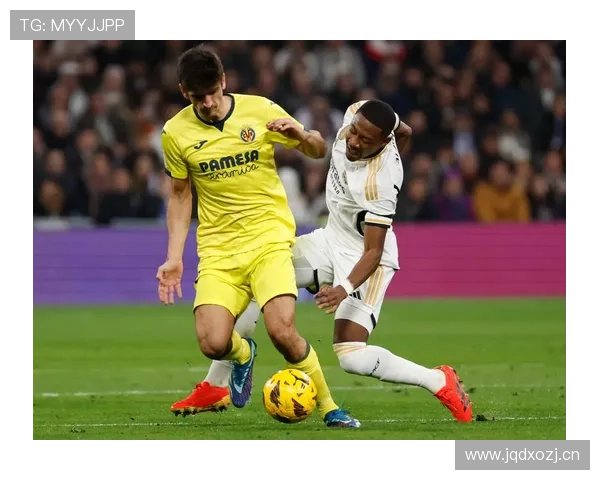 在皇马体系下马塞洛与阿拉巴防守偏向出现分散趋势