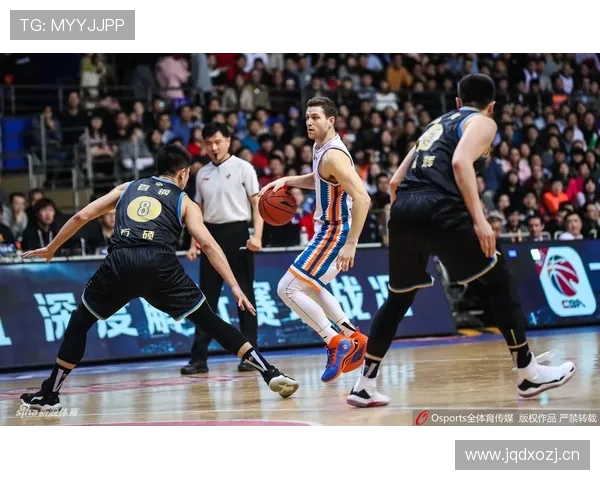 救险解围为何不算犯规？规则如何界定防守动作合法性