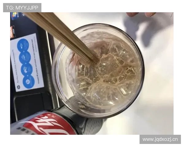 汪顺家的冰箱里塞满了蛋白粉，连饮料都按卡路里排好队