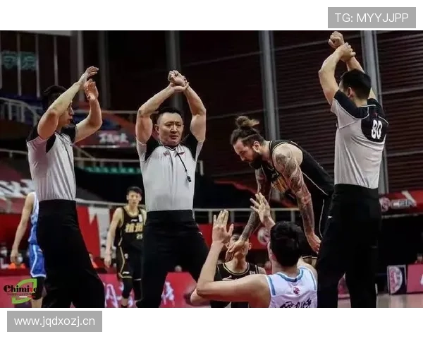 NBA与FIBA比赛中的干扰球判罚究竟有何区别？